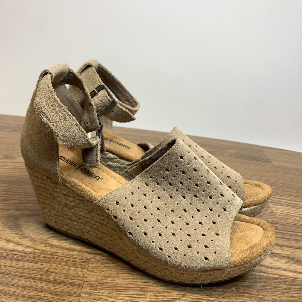 Minnetonka Womens 11 Bell Wedge Sandal Espadrille Heel Taupe Tan Suede